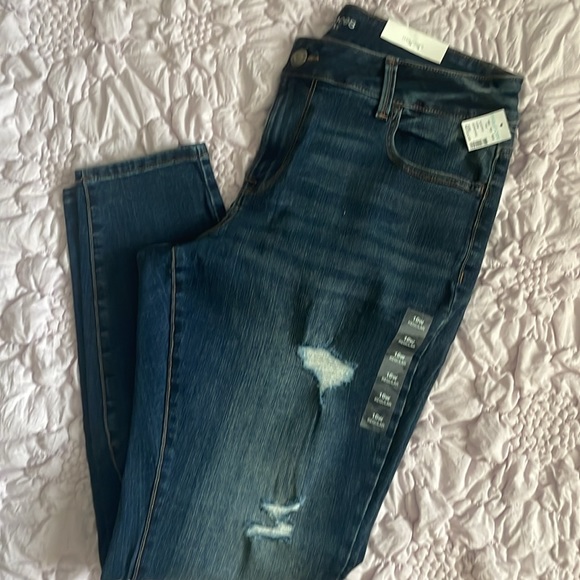 NWT Maurices Stretchy Jeans Size 16 - Picture 2 of 4